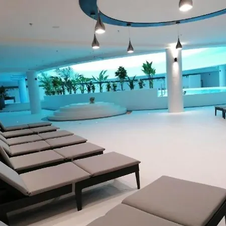Hanza Tower Sky Pool & Jacusi & Sauna Lejlighed